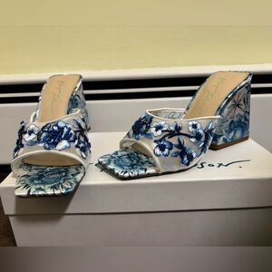 Betsey Johnson ROO Blue Floral slip-on heel